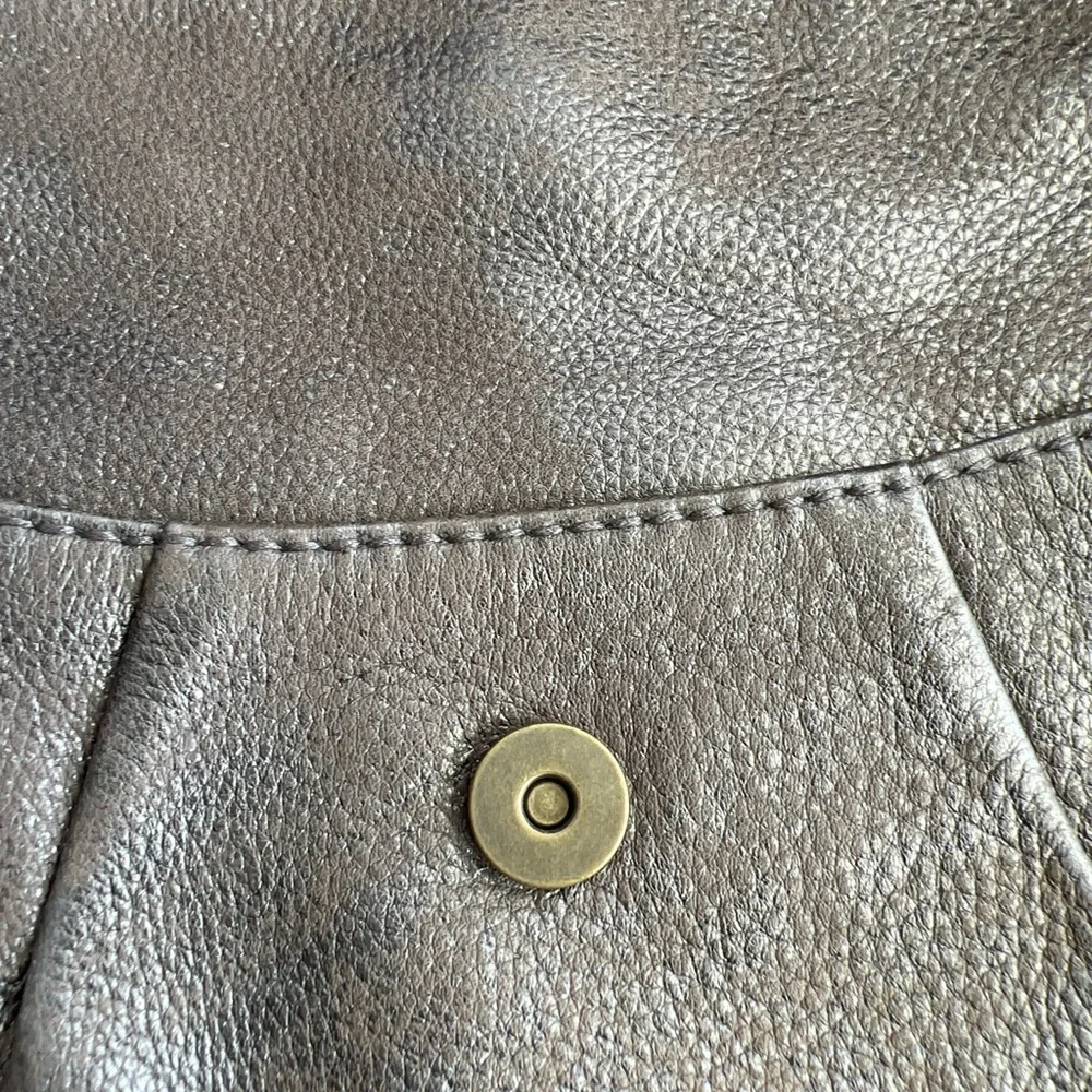 Fossil Long Live Vintage 1954 Leather Shoulder Bag,‎ Distressed Silver
